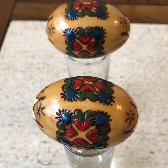 VINTAGE PYSANKY EGGS EASTERN EUROPE  MATCHING HAND CARVED  HAND PAINTED WOOD - Picture 6 of 12
